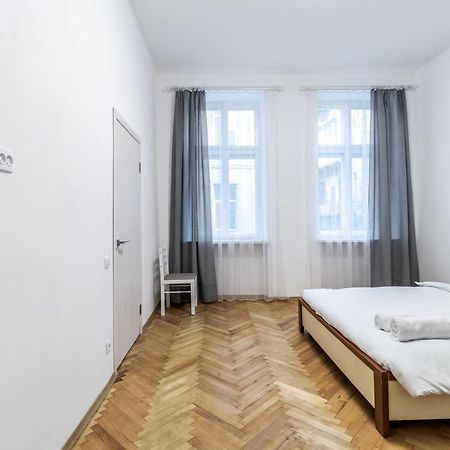 City Shalom Apartment Lviv Exteriör bild